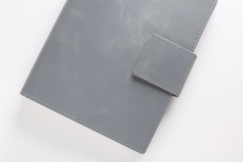 Ежедневник кожаный формата А5, серого цвета. Гибкая обложка. Блок на кольцевом механизме (арт. С20-12)